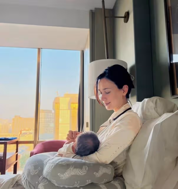 盧靖姍曬哺乳照慶出月子,意外曝光奢華月子會所,月花26萬太豪橫