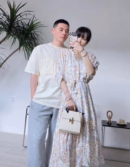 高曉松前妻官宣生二胎!寶寶皮膚白皙黑髮濃密,二婚丈夫高大帥氣