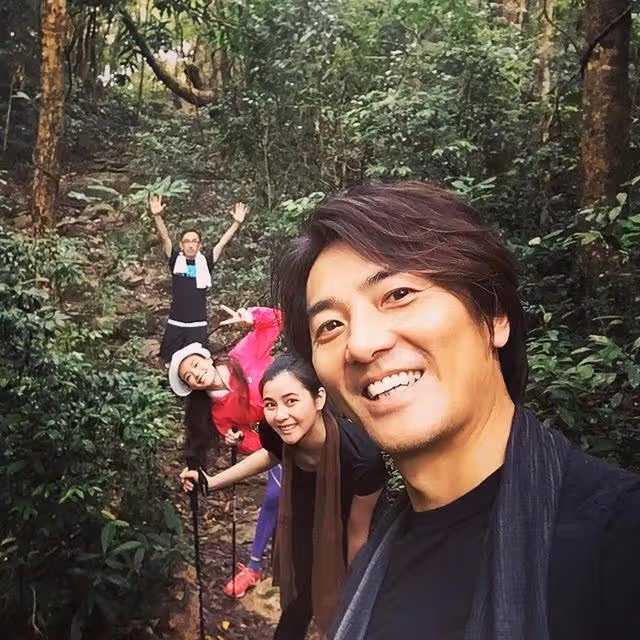 知名港星否認移民日本!愛妻去當地留學,聲稱兩人永遠都是中國人