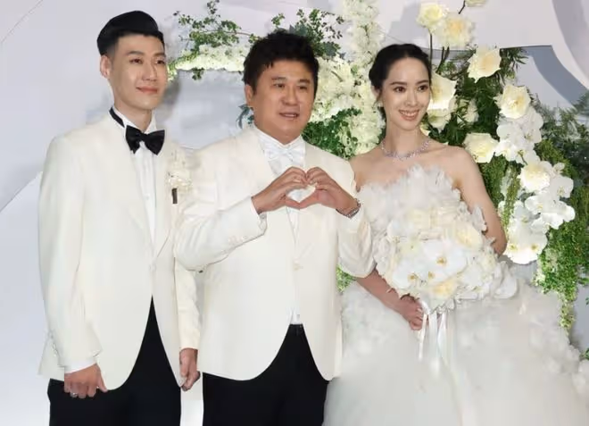 36歲女星抗癌成功嫁富豪，戴百萬鑽戒擺50桌，婚禮大咖雲集太熱鬧