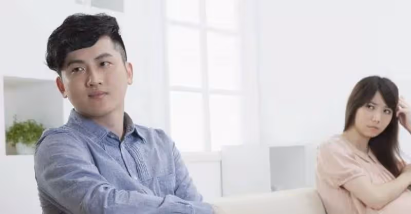 懷孕三個月老公逼我拿掉孩子，偷聽到他給婆婆打電話，我泣不成聲