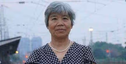 不顧父母反對遠嫁,坐月子婆婆讓兒媳吃剩菜,媽來一趟她哭成淚人