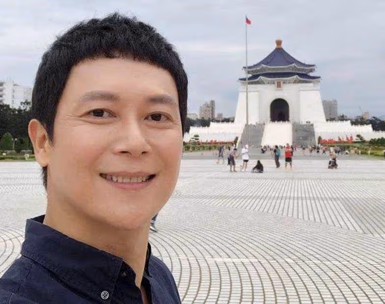 王燦從小貧困「發奮努力賺錢」演成一哥!為爸爸「推掉千萬戲約」忍淚:爸爸叫不出我名字!
