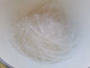 番茄蝦滑粉絲煲