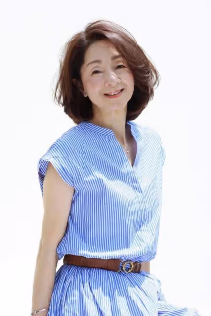女性過了五六十歲以後髮型很重要,一要蓬要型,打造出眾氣質