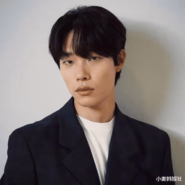 韓國男演員 柳俊烈