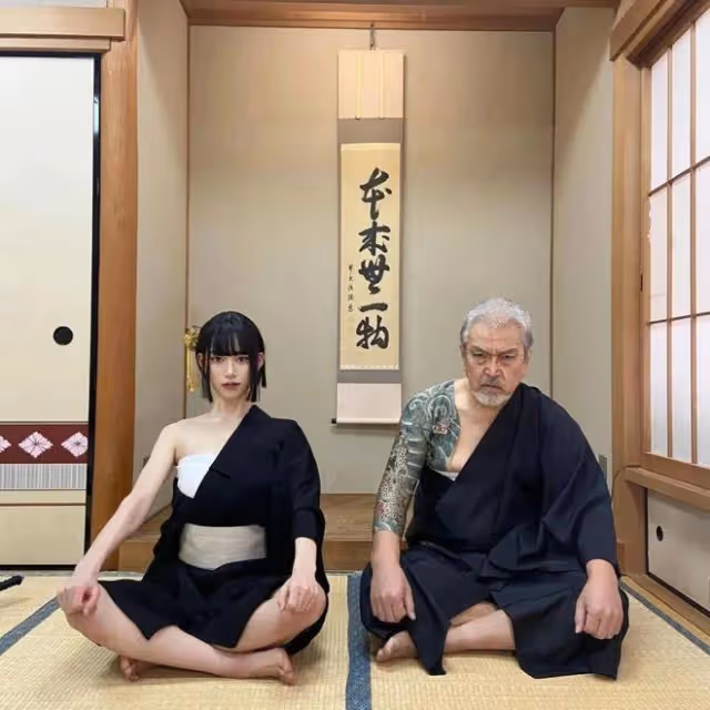 日本00後「黑道千金」又美又颯火爆全網,全家高顏值亮相!
