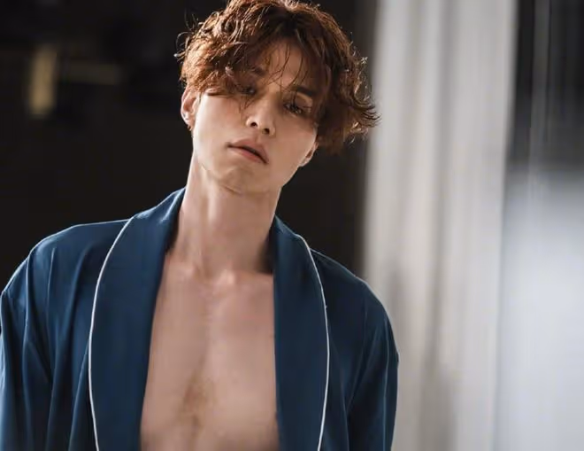 征服國民初戀的男人!大眾男神李東旭,年過四十也不顯老?