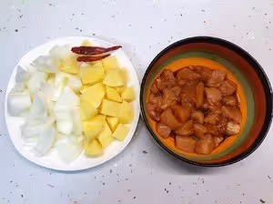 土豆洋蔥燉雞胸肉