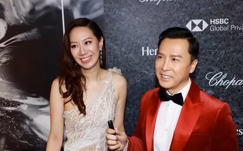 甄子丹好有福氣,「41歲妻子」身材高挑氣場十足,高出老公半頭優雅貴氣:不愧是香港第一名模