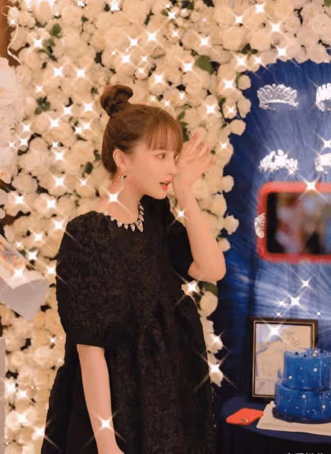 趙本山女兒球球被求婚！手上鑽戒價值不菲，圈外男友顏值更吸睛