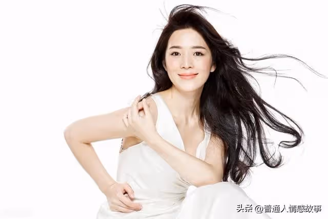 我和女上司出差在外，她突然病倒了，我照顧她兩天，卻被她賴上了