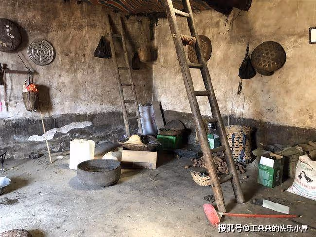 哥哥結婚當天!嫂子偷偷「塞給我一張紙條」 打開後「我含淚報了警」:根本喪盡天良