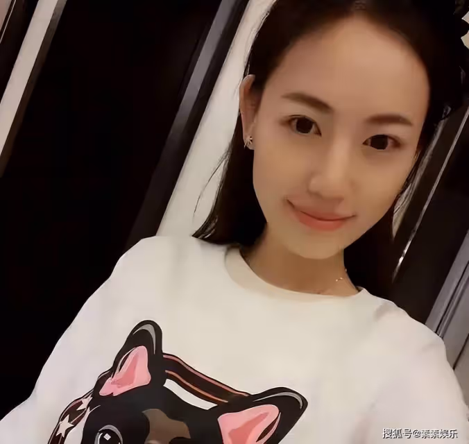 馬蓉移民成功，更換新頭像開啟新生活，取名平凡的小馬