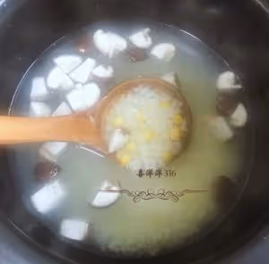 玉米香菇蔬菜粥