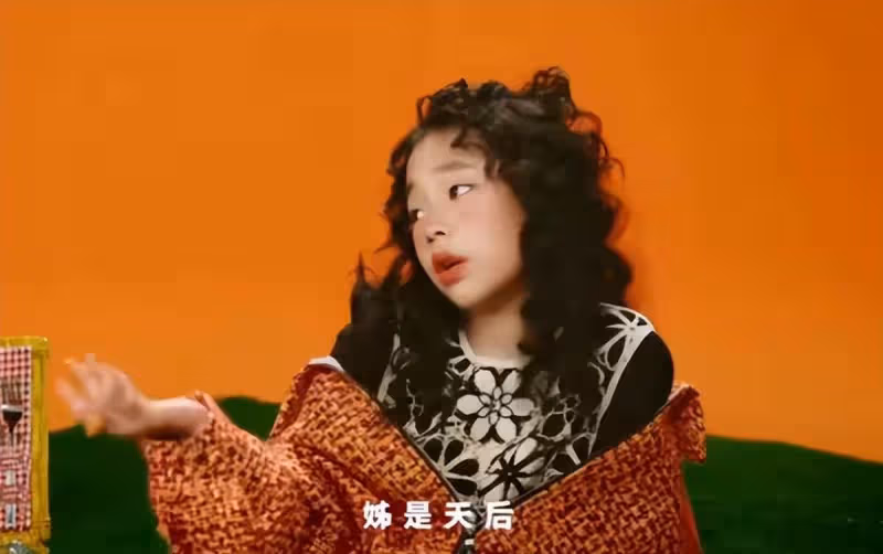 三個女兒全出道？小S帶小女兒拍廣告，許老三表現不俗氣場超足，網友：又一棵搖錢樹