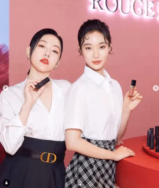 三個女兒全出道？小S帶小女兒拍廣告，許老三表現不俗氣場超足，網友：又一棵搖錢樹