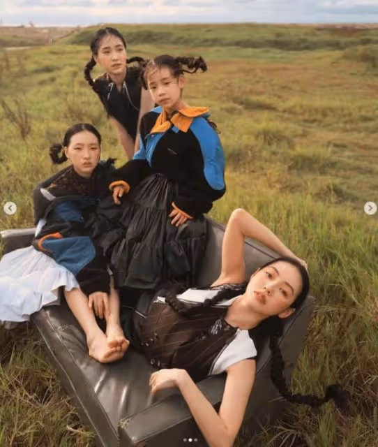 三個女兒全出道？小S帶小女兒拍廣告，許老三表現不俗氣場超足，網友：又一棵搖錢樹