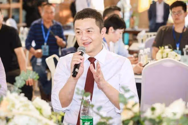 8位「老賴」明星,有人欠2億,有人欠錢10年不還,有人給債主下跪
