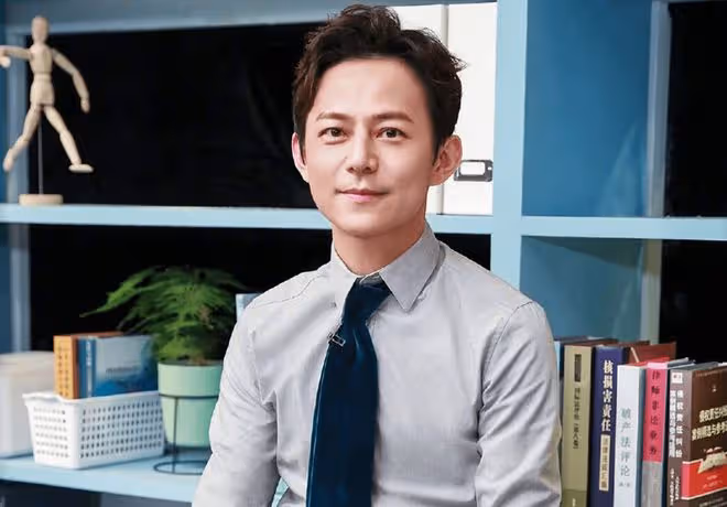8位「老賴」明星，有人欠2億，有人欠錢10年不還，有人給債主下跪