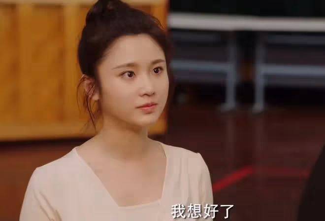 饅頭臉、鬥雞眼、通天鼻，影視劇中的「假臉」為何越來越多了？