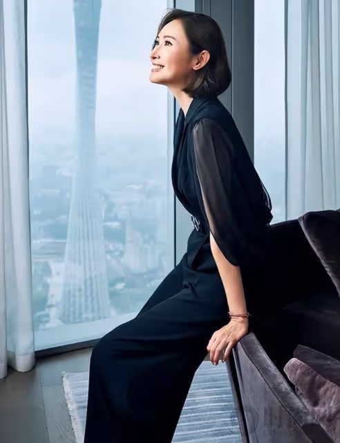 走出離婚陰霾？TVB知名主播曬男友視角美照，一臉幸福疑有新戀情