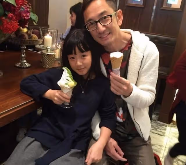 貴氣!知名港星13歲女兒讀國際學校學費超21萬,條件優越引羨慕