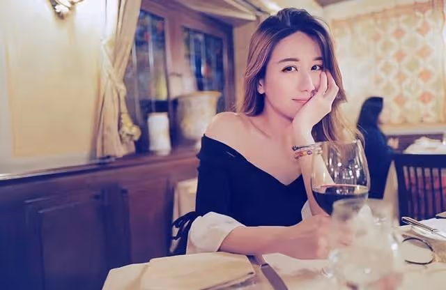 TVB知名女星新劇突破性演出!慘遭「淋屎」,床戲展現豐滿上圍