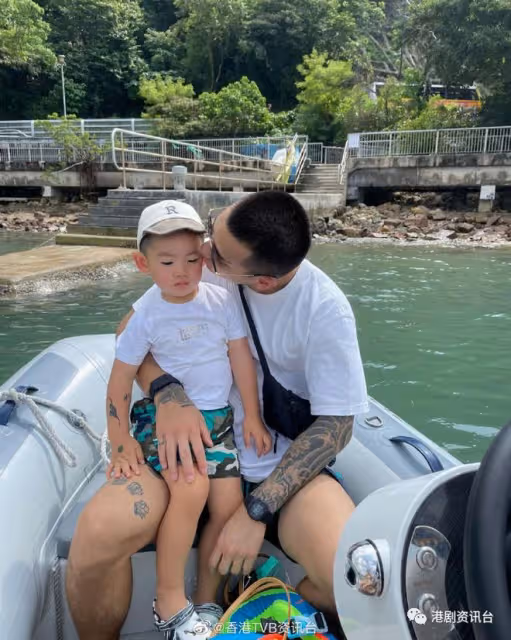 39歲前TVB花旦曬二仔浴照!網民贊好靚仔到似《超人特攻隊》積仔