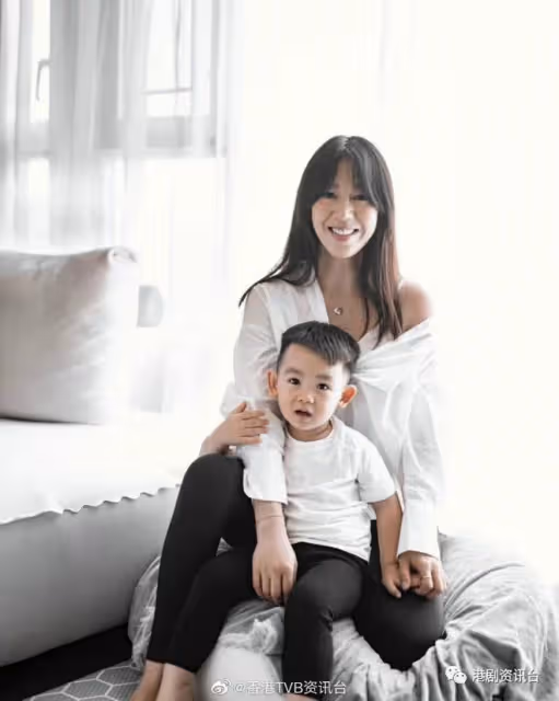 39歲前TVB花旦曬二仔浴照!網民贊好靚仔到似《超人特攻隊》積仔