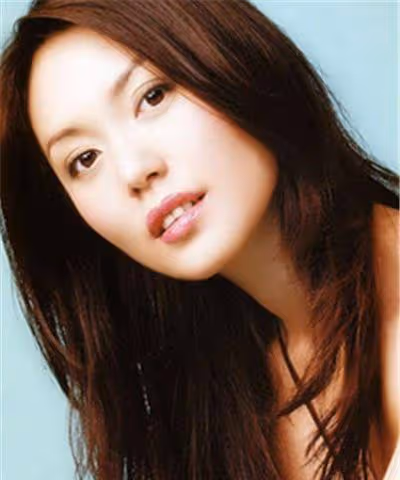 長得和俞飛鴻有8分像,嫁洋老公被寵6年,今47歲整成少女超美