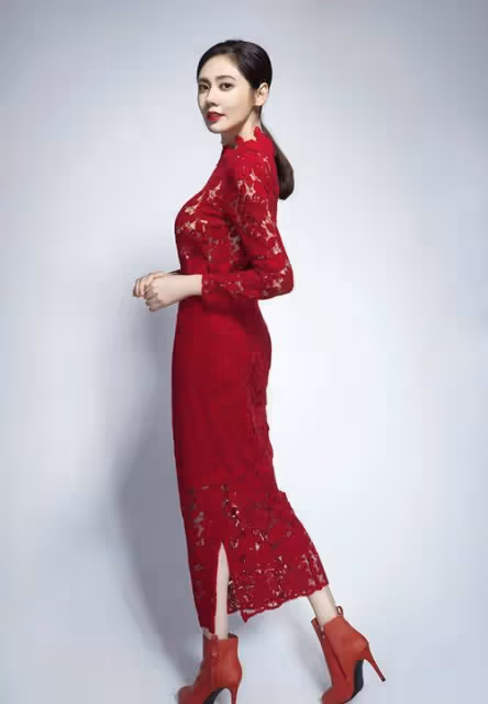 秋瓷炫:勸父母離婚,被騙拍攝不雅寫真,39歲高齡生子險些喪命