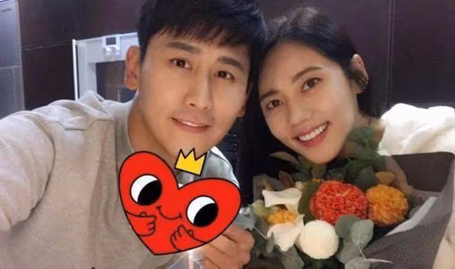 秋瓷炫:勸父母離婚,被騙拍攝不雅寫真,39歲高齡生子險些喪命