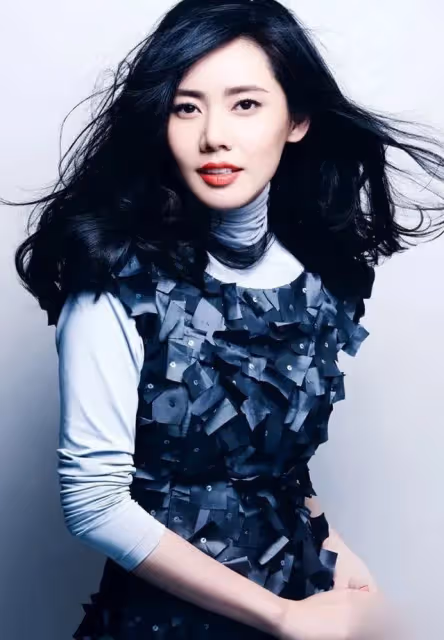 秋瓷炫:勸父母離婚,被騙拍攝不雅寫真,39歲高齡生子險些喪命