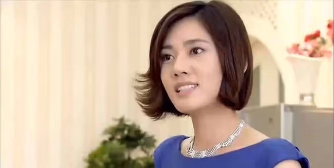 秋瓷炫:勸父母離婚,被騙拍攝不雅寫真,39歲高齡生子險些喪命