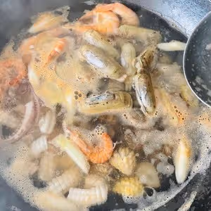 一吃就上癮的麻辣小海鮮（撈汁小海鮮）