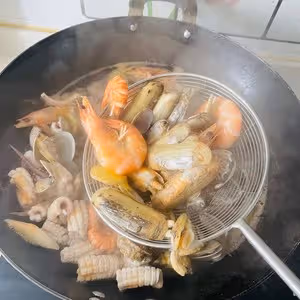 一吃就上癮的麻辣小海鮮（撈汁小海鮮）