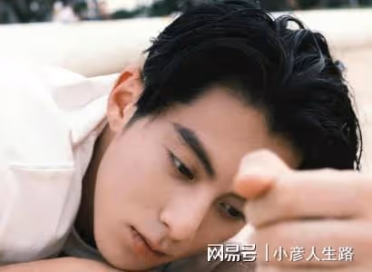王鶴棣咖位支棱起來了，被邀請與劉亦菲白鹿合作，之前想都不敢想