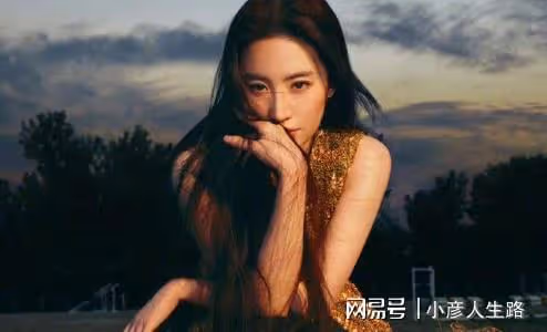 王鶴棣咖位支棱起來了，被邀請與劉亦菲白鹿合作，之前想都不敢想