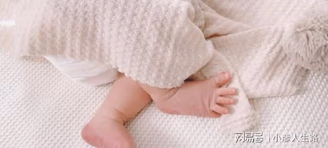 高曉松小19歲前妻官宣二胎！二婚老公高大健碩，兩人生活幸福美滿