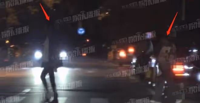 王寶強攜女友開豪車聚餐，相處似老夫老妻，馮清超模身材長腿吸睛