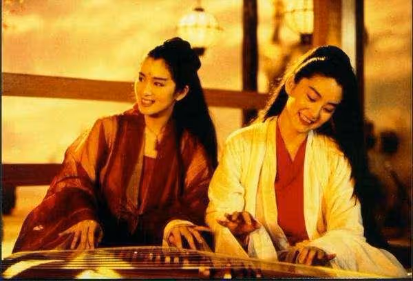 她是可以和山口百惠和奧黛麗·赫本比美比演技的中國女星