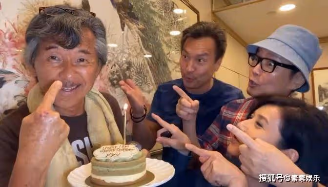 林子祥喜迎75歲生日,捧壽桃像個老小孩,葉倩文率眾好友慶祝