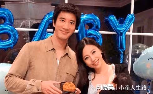 42歲王力宏近照曝光,現身街頭留長發不修邊幅,網友:像流浪漢