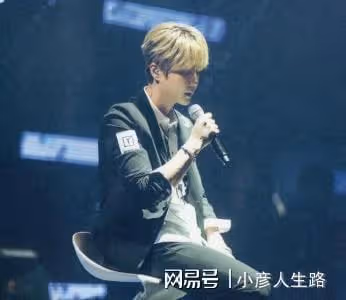 男團愛豆申彗星:憑狐狸系長相出圈,中年後聲音變成韓式苦情煙嗓
