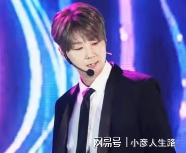 男團愛豆申彗星:憑狐狸系長相出圈,中年後聲音變成韓式苦情煙嗓