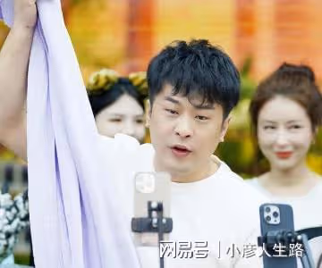 網紅辛巴豎大拇指,盛讚辛吉飛:不愧是我「老辛家人」,真敢說