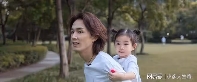 李承鉉幾乎沒社交軟體,生活重心就是戚薇!戀愛2個月就求婚