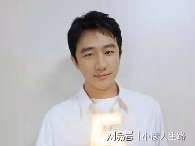 從年輕周一圍到低配黃軒,這6組撞臉的男星,把我看「臉盲」了
