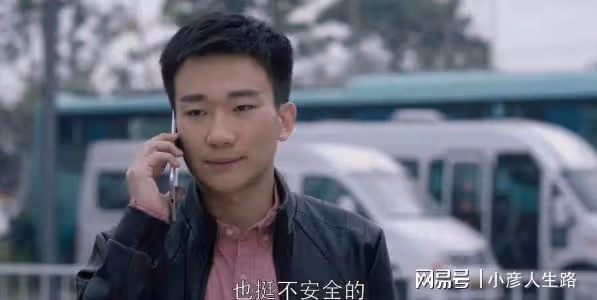 從年輕周一圍到低配黃軒,這6組撞臉的男星,把我看「臉盲」了